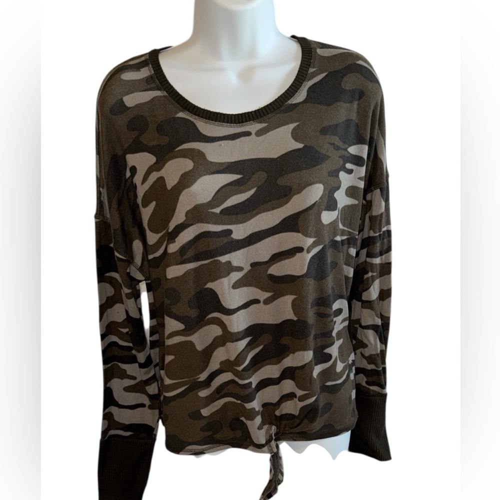 Derek Heart Camouflage Tie-Front Sweatshirt